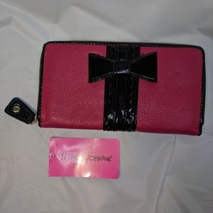 Zip around Betsey wallet